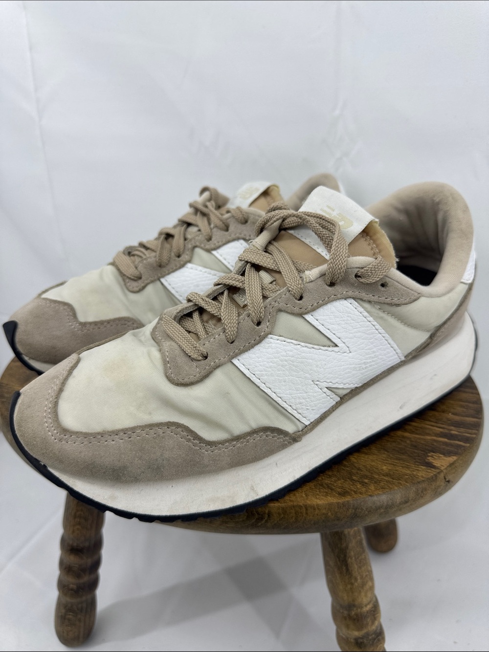 New Balance Womens 237 Taupe w/ White Retro Sneakers, sz 7.5